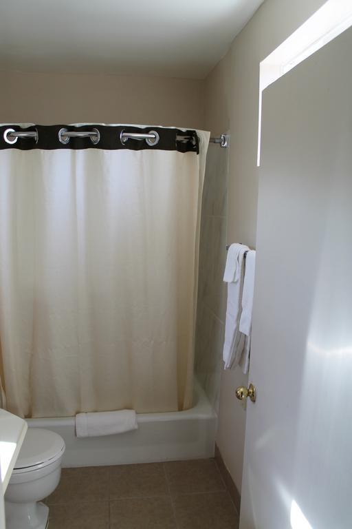 American Motor Inn - Rock Island Phòng bức ảnh